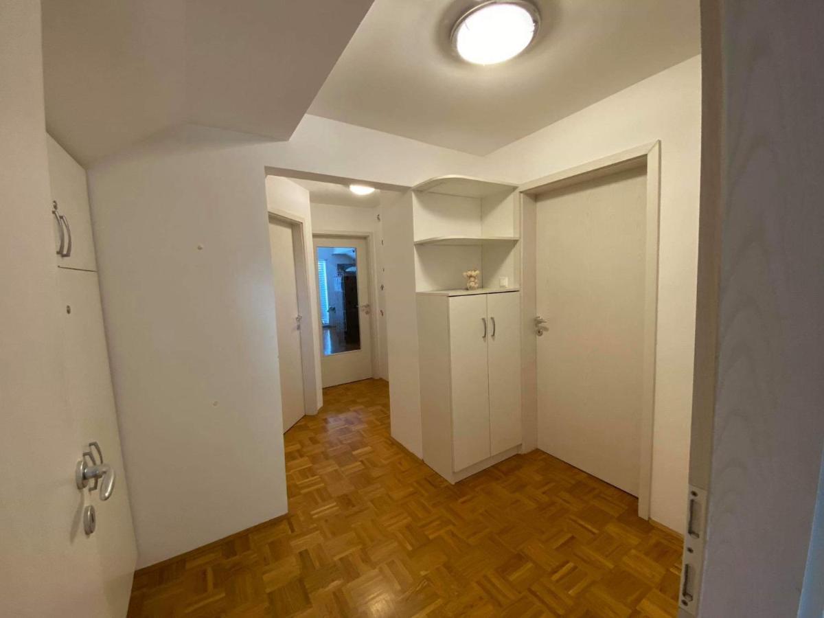 Apartment Kranj - Huge Terrace, Free P, Wi - Fi, Ac ภายนอก รูปภาพ