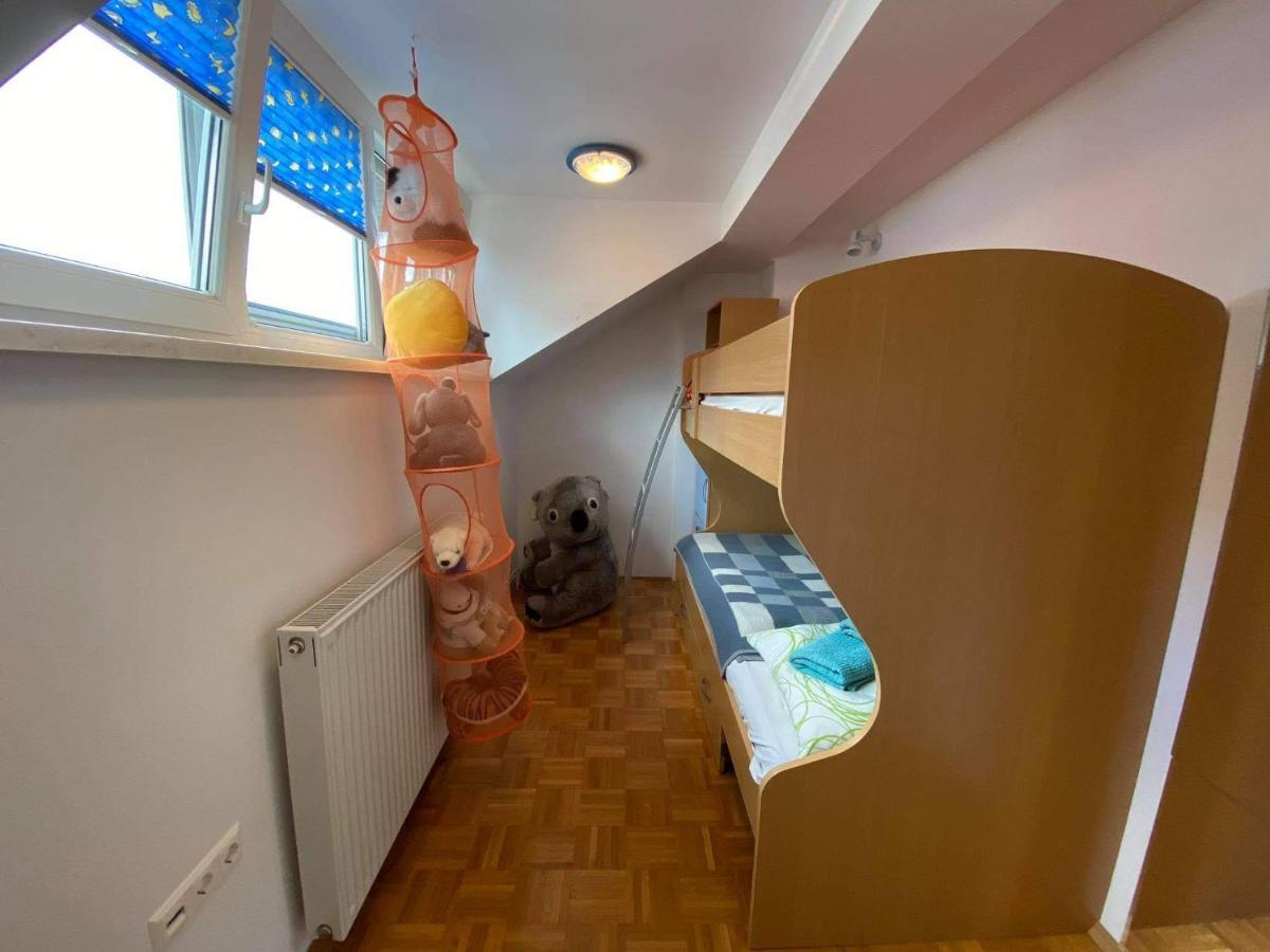 Apartment Kranj - Huge Terrace, Free P, Wi - Fi, Ac ภายนอก รูปภาพ